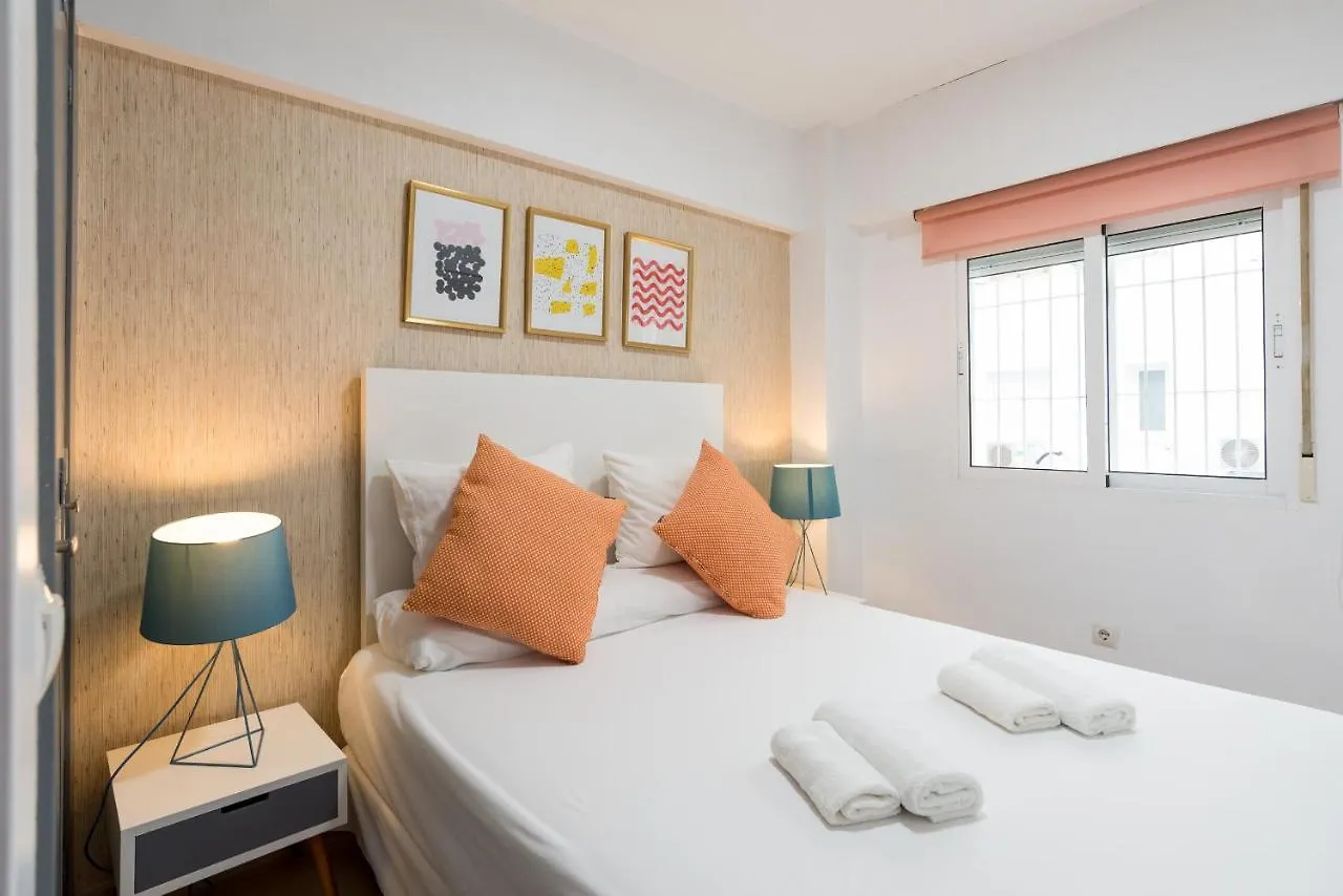 Mp7 Renovated Apartment Right On The Beach 700 Meters Away From Old Town Malaga