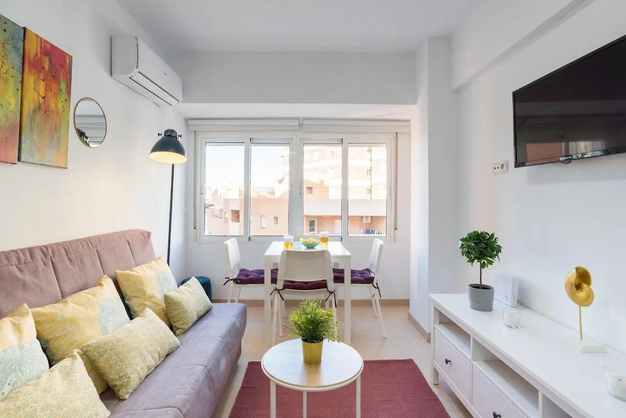 Mp7 Renovated Apartment Right On The Beach 700 Meters Away From Old Town Malaga