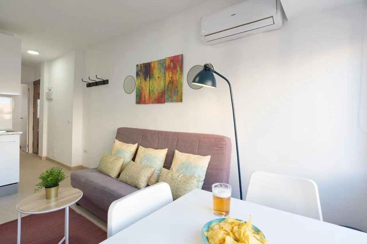 Mp7 Renovated Apartment Right On The Beach 700 Meters Away From Old Town Malaga 0*,