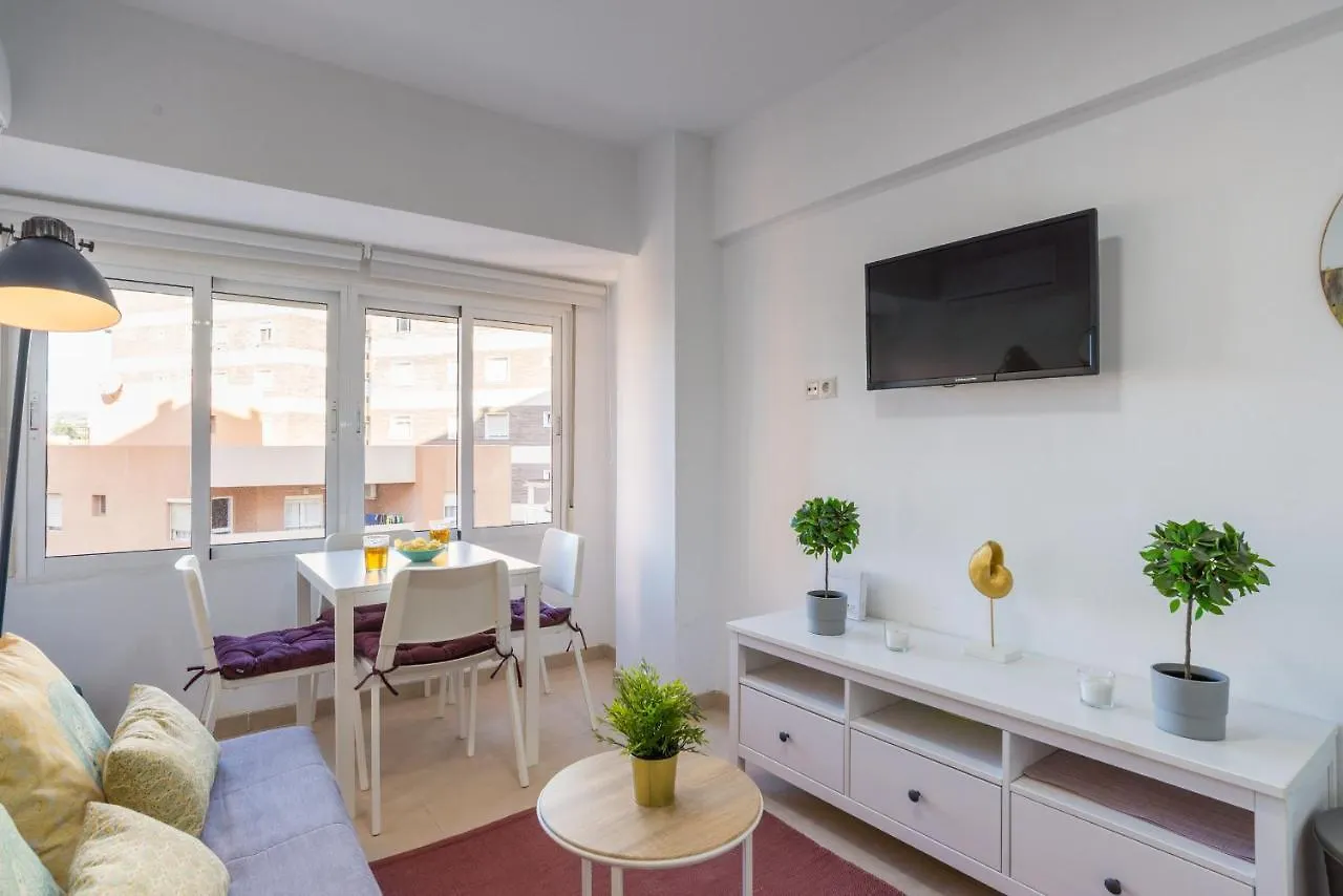 Mp7 Renovated Apartment Right On The Beach 700 Meters Away From Old Town Malaga