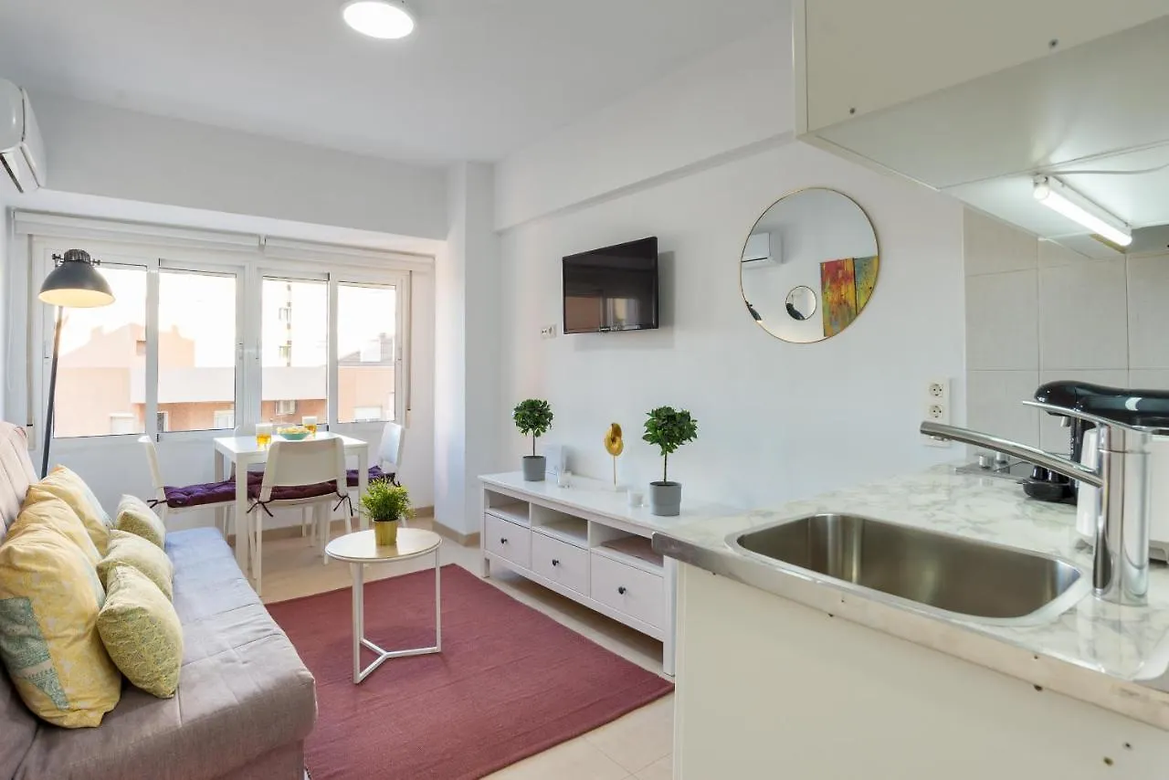 Mp7 Renovated Apartment Right On The Beach 700 Meters Away From Old Town contacts